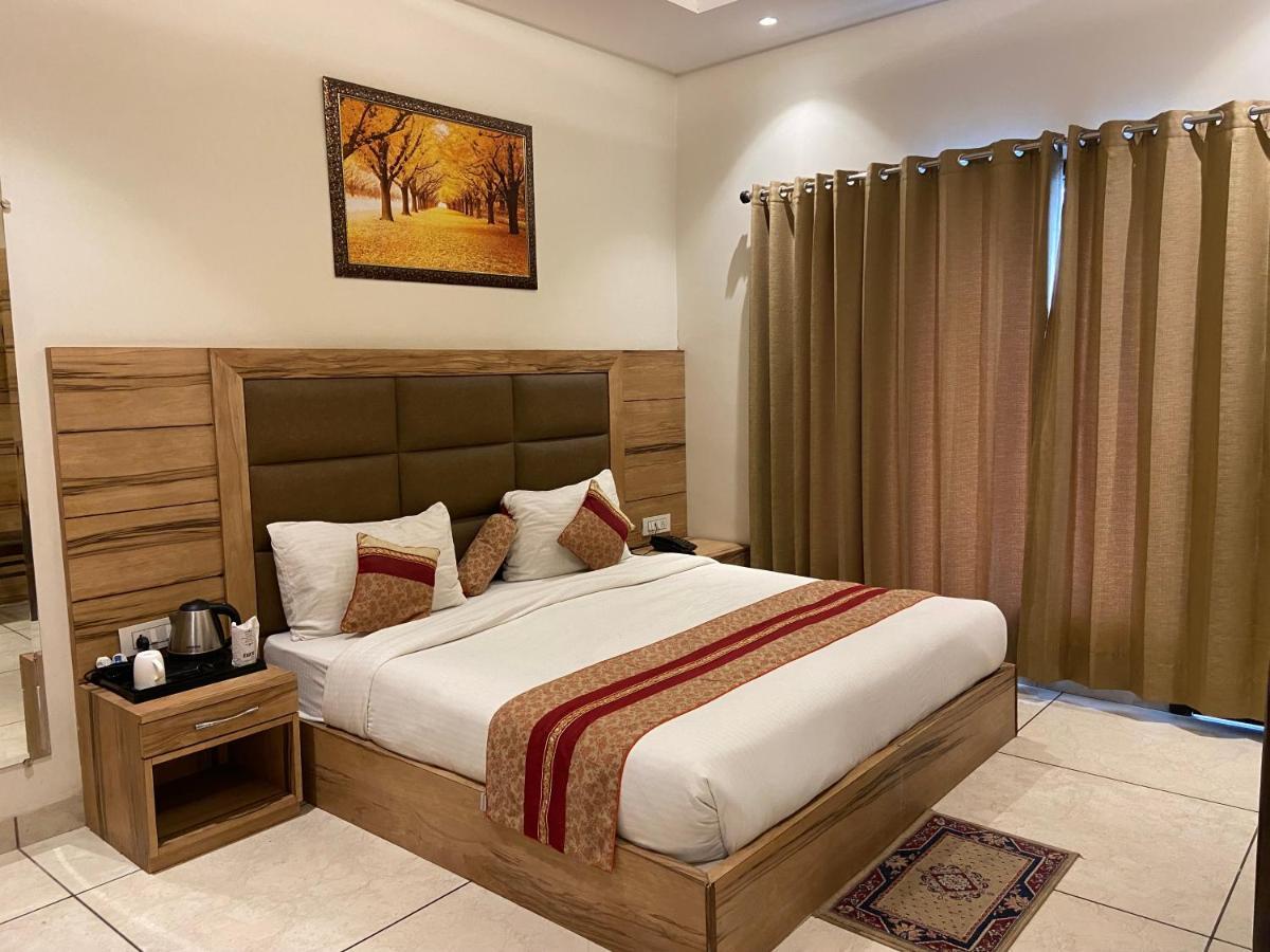 Hotel Exotic - 5 Min Walk From Golden Temple Amritsar Esterno foto