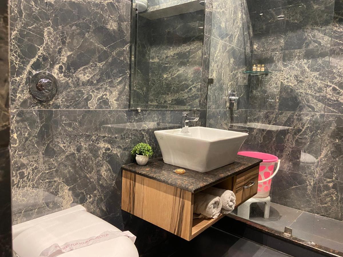 Hotel Exotic - 5 Min Walk From Golden Temple Amritsar Esterno foto