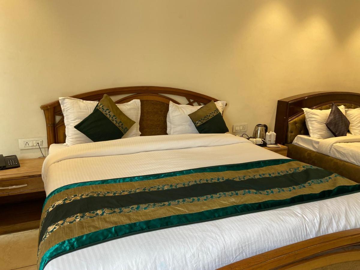 Hotel Exotic - 5 Min Walk From Golden Temple Amritsar Esterno foto