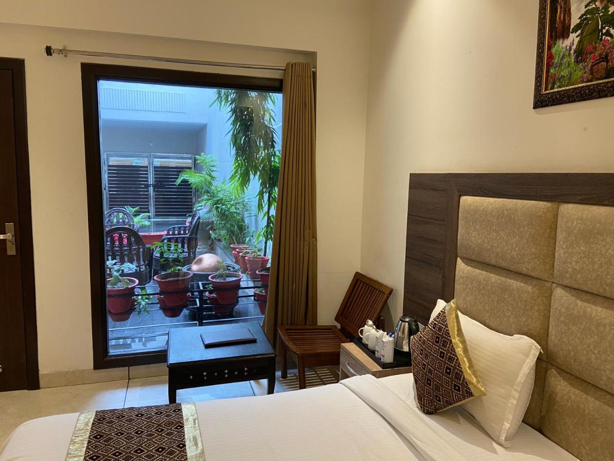 Hotel Exotic - 5 Min Walk From Golden Temple Amritsar Esterno foto