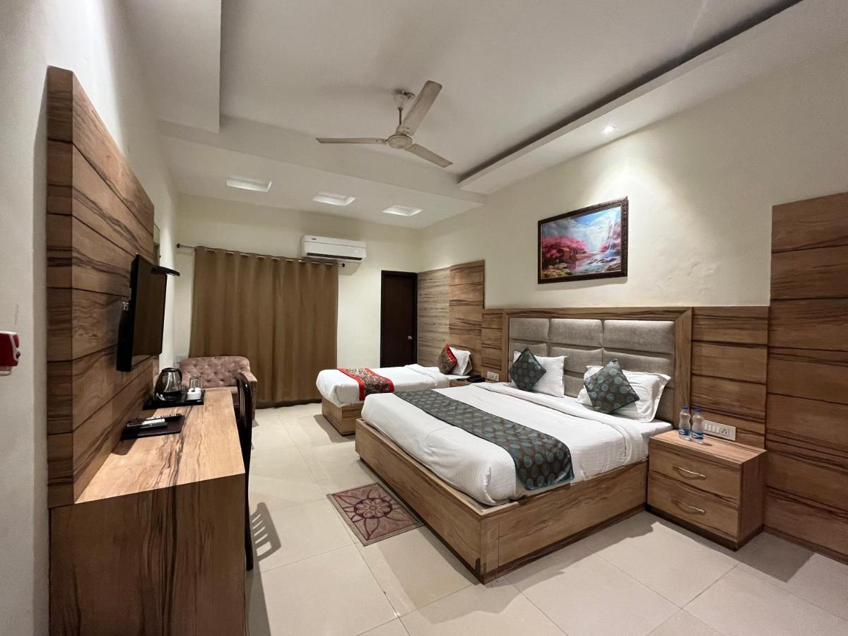 Hotel Exotic - 5 Min Walk From Golden Temple Amritsar Esterno foto