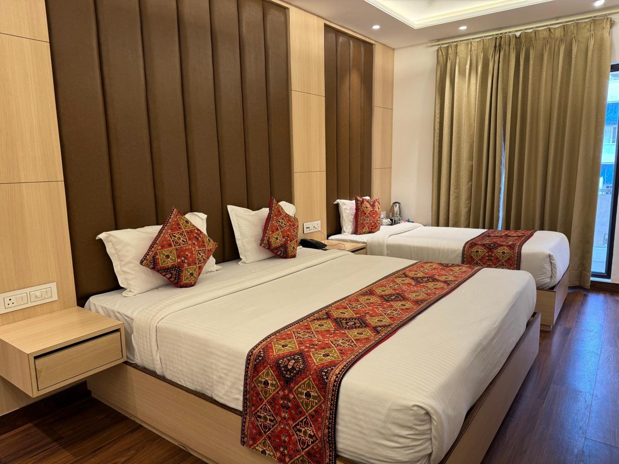 Hotel Exotic - 5 Min Walk From Golden Temple Amritsar Esterno foto